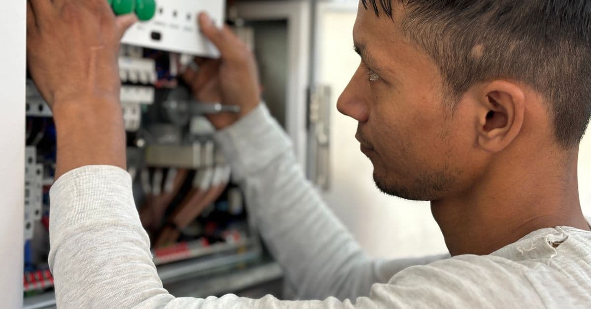 Electrician Industry Revenue Hits $370.9B as Workforce Gap Widens