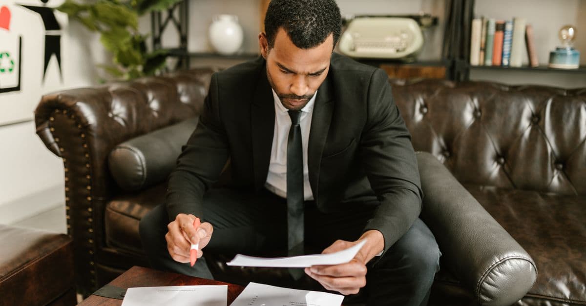 Insurance Quote-to-Close Rates: What the Data Says About Why Agents Lose Deals